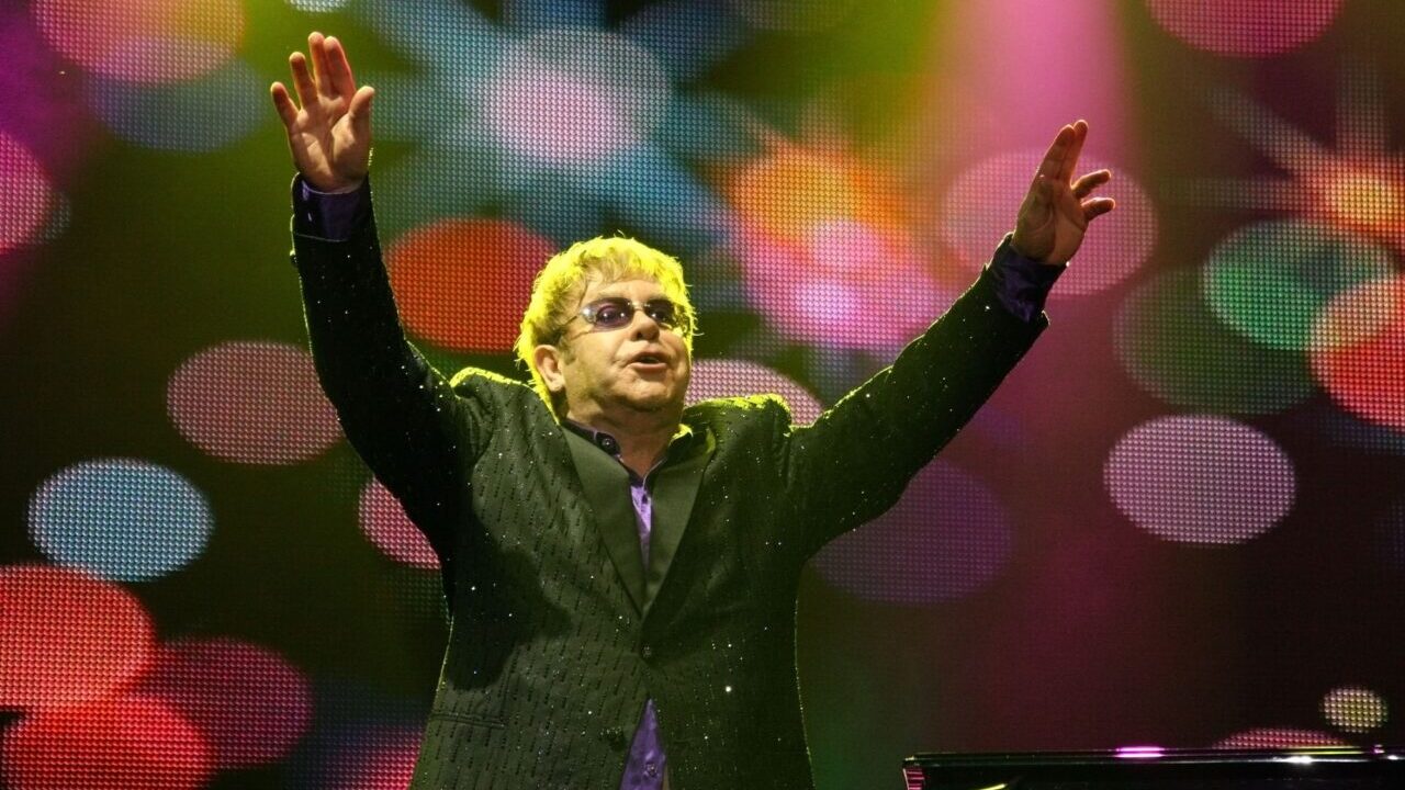 Il duetto virtuale su TikTok tra Elton John e Benny Anderson degli ABBA thumbnail