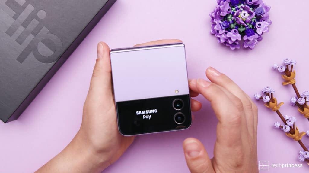 Samsung Galaxy Z Flip 4 recensione display esterno 1.1.7