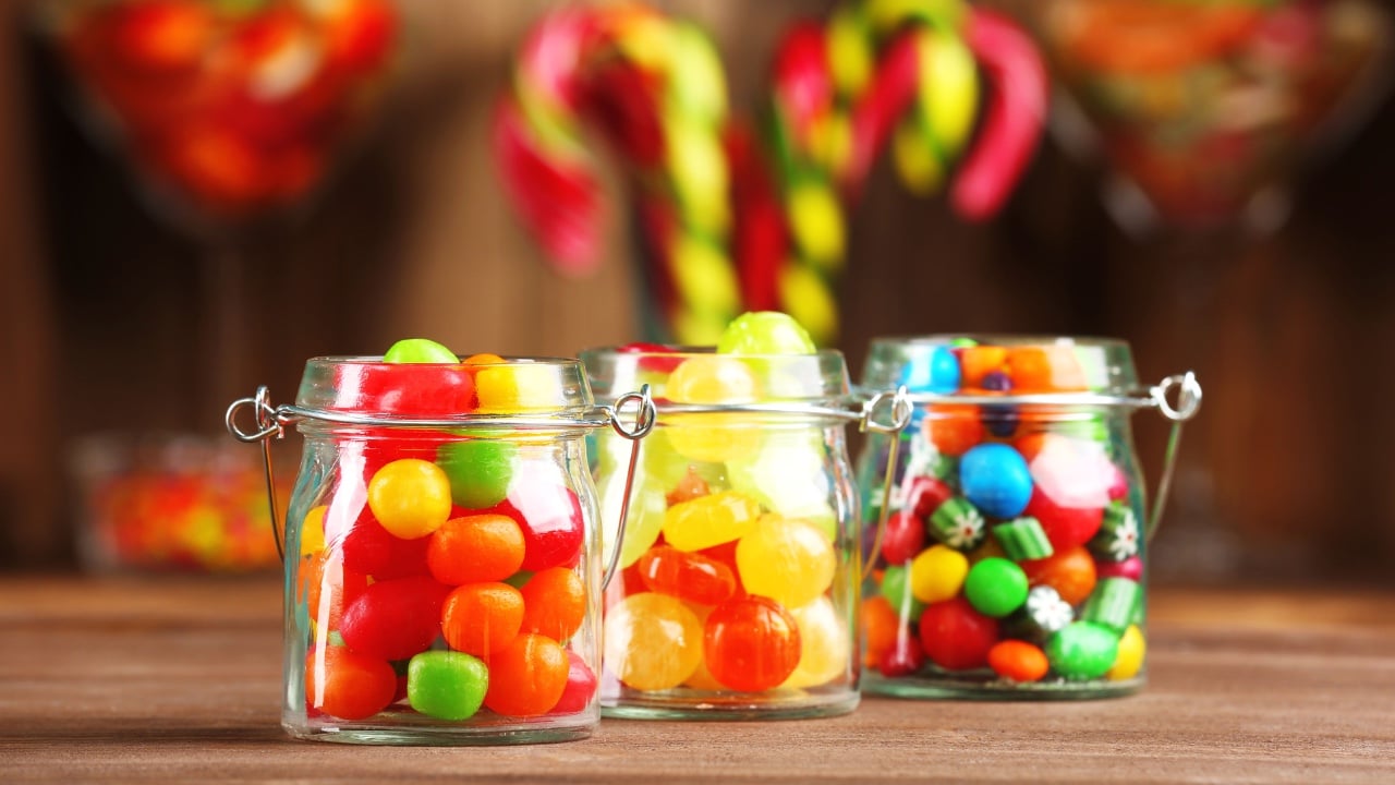 Un'azienda cerca un assaggiatore di caramelle per 76.000 Euro all'anno thumbnail