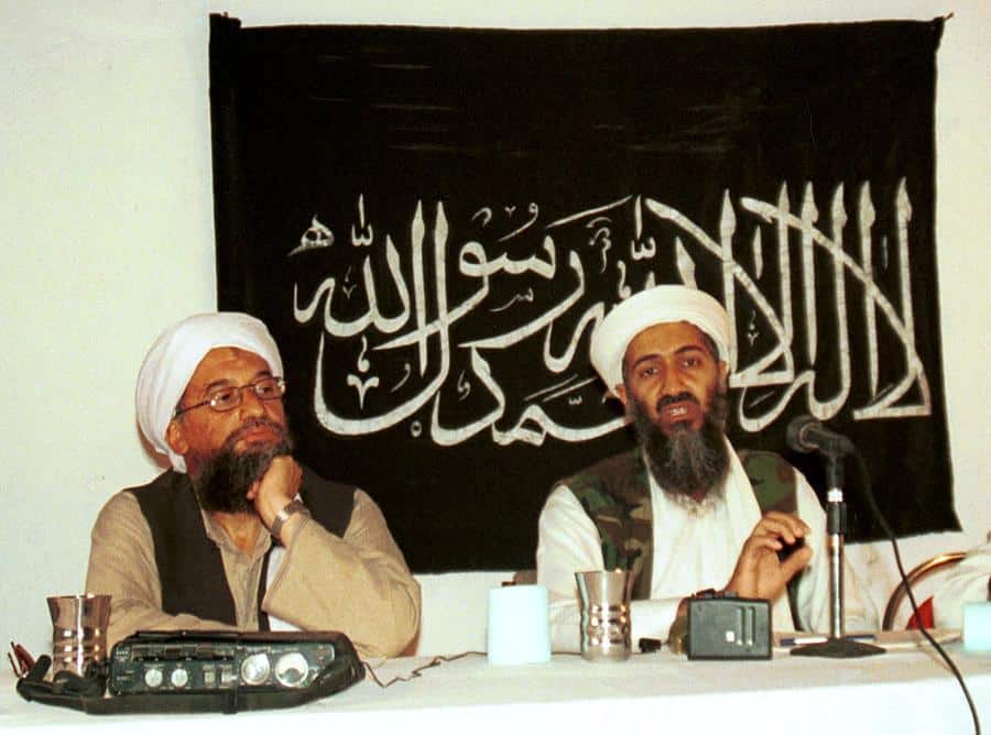 Al-Zawahiri in compagnia dell'ex nr.1 di Al-Qaeda Osama Bin Laden 