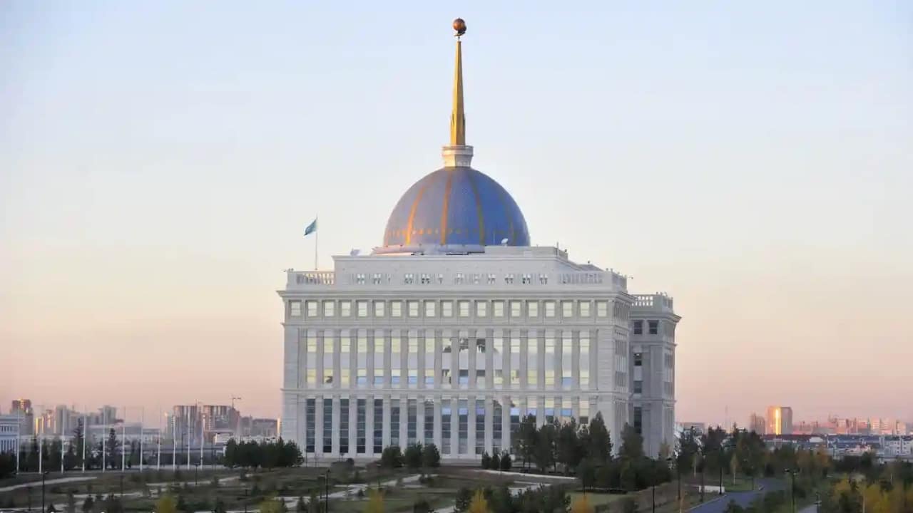 La città più strana del mondo si trova in Kazakistan thumbnail