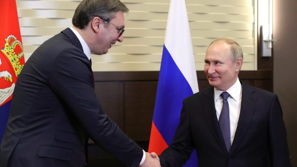 il presidente della Russia Aleksandar Vucic insieme al presidente russo Vladimir Putin
