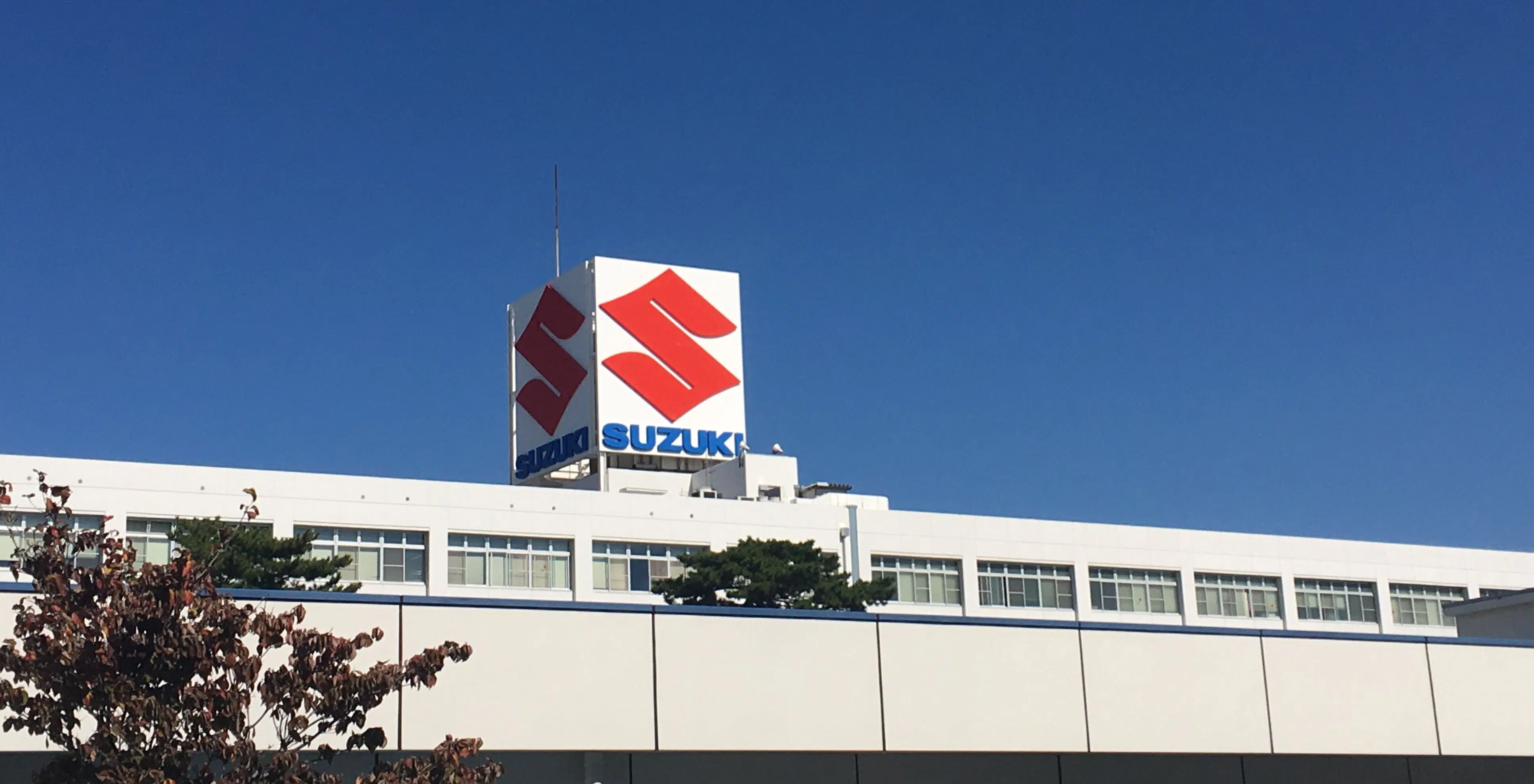 Suzuki annuncia i risultati del primo trimestre dell'esercizio 2022: cresce il fatturato thumbnail