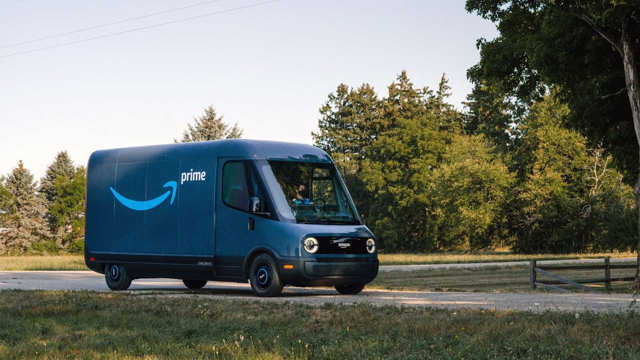 Amazon punta sulle consegne a bordo di veicoli elettrici thumbnail