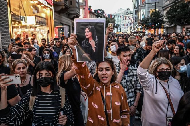 Le proteste scoppiate in IRan dopo la morte della giovane Mahsa Amini