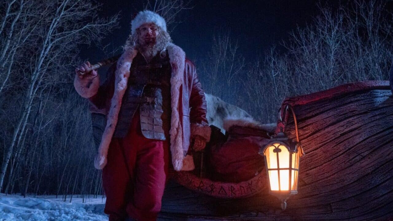 David Harbour è uno spietato Babbo Natale dal cuore buono nel nuovo trailer di Violent Night thumbnail