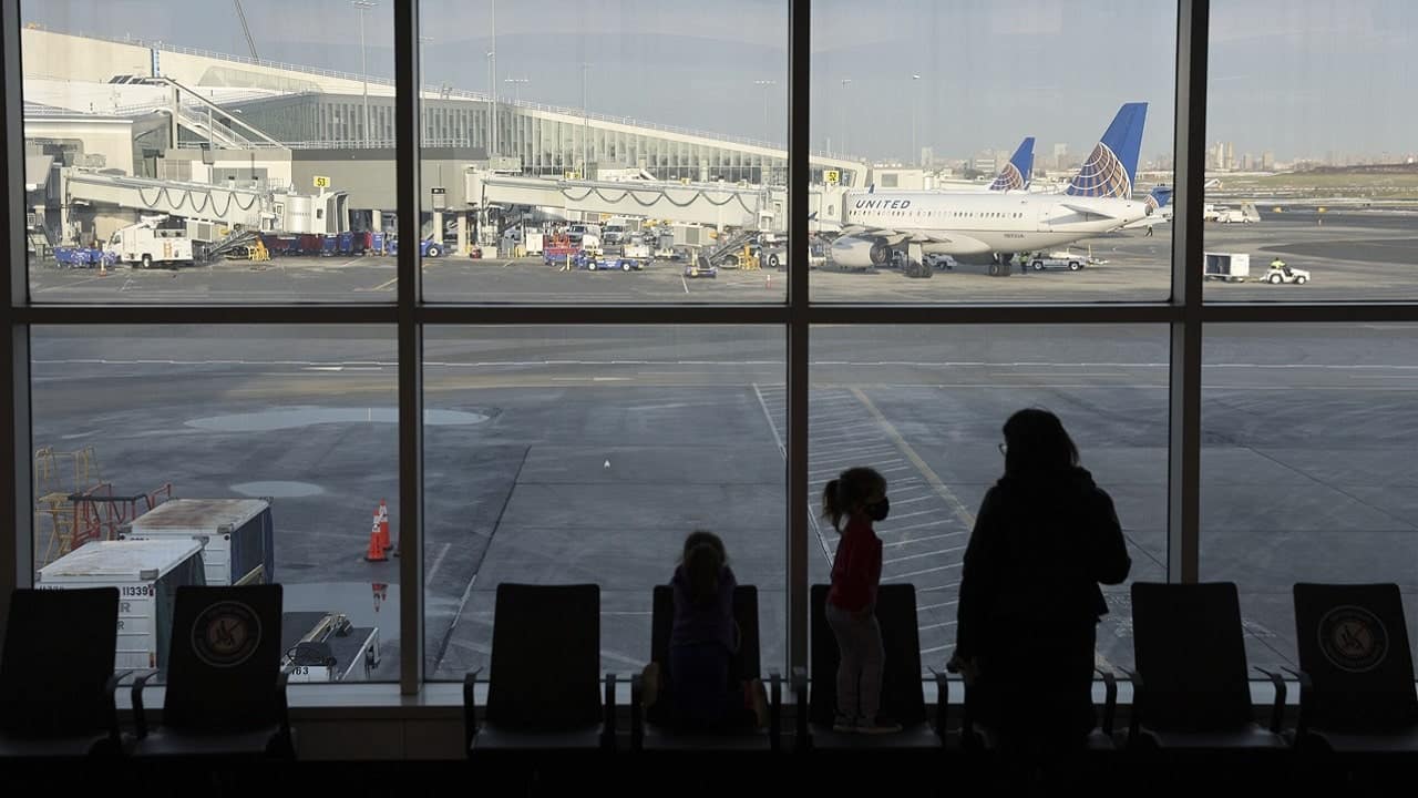Hacker russi attaccano gli aeroporti americani thumbnail