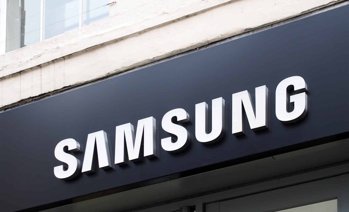 Samsung lavora ad un'app per le riparazioni fai da te degli smartphone thumbnail