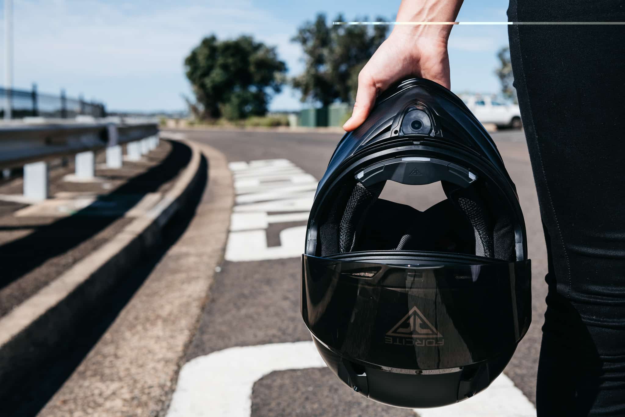 Forcite MK1S: il primo casco da moto smart al mondo. Ci casco o non ci casco? thumbnail