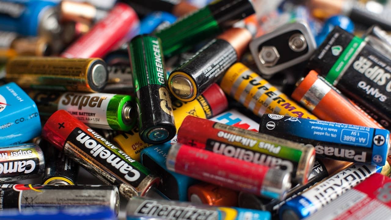 Batterie, introdotte nuove norme UE per renderle più sostenibili e durevoli thumbnail
