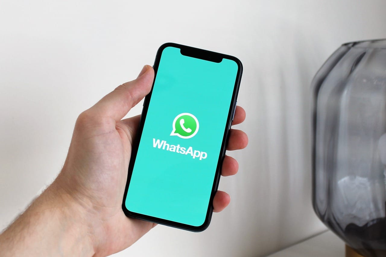 Whatsapp introduce una nuova funzionalità: consentirà di inviare messaggi a se stessi thumbnail