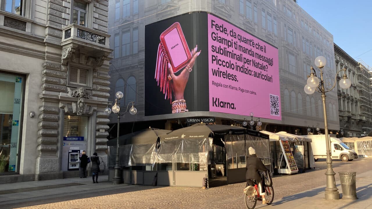 Klarna lancia la campagna pubblicitaria Out-of-Home a Roma e Milano thumbnail