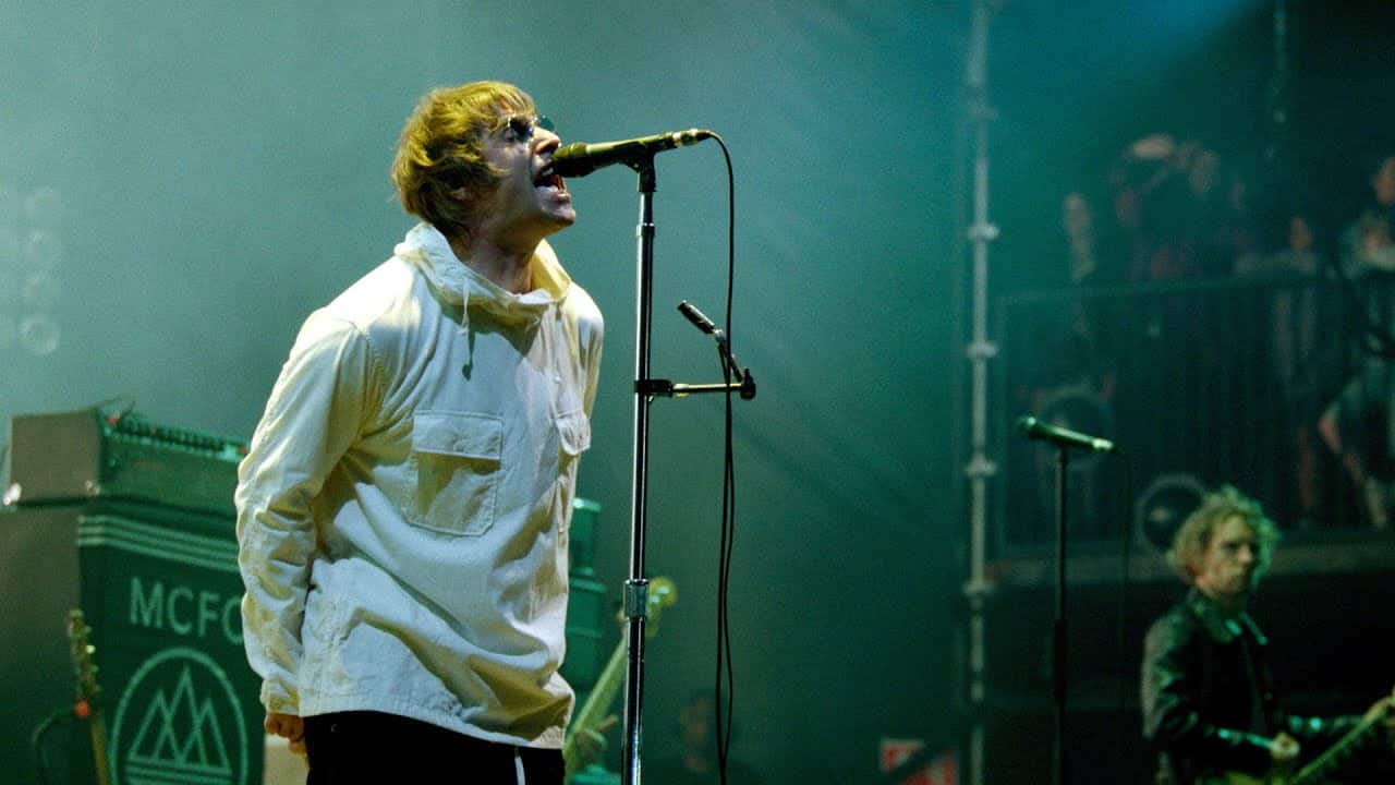 La recensione di Liam Gallagher: Knebworth 22 - L'uomo col parka torna sul luogo del misfatto thumbnail