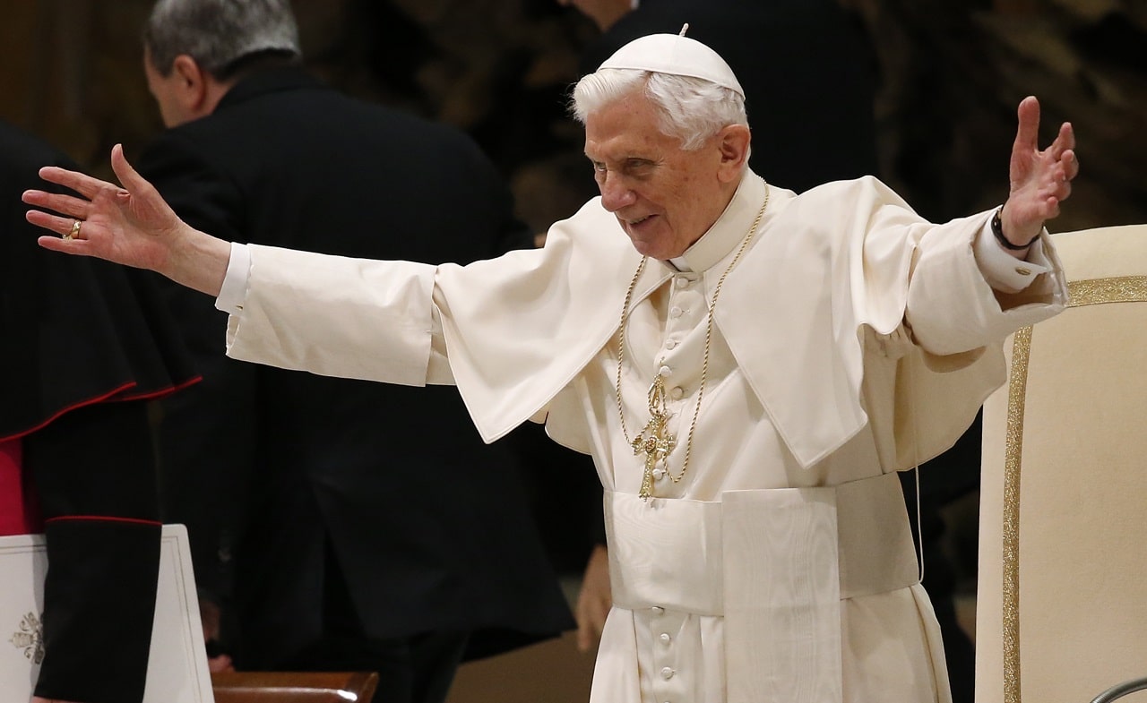 È morto il Papa emerito Benedetto XVI thumbnail