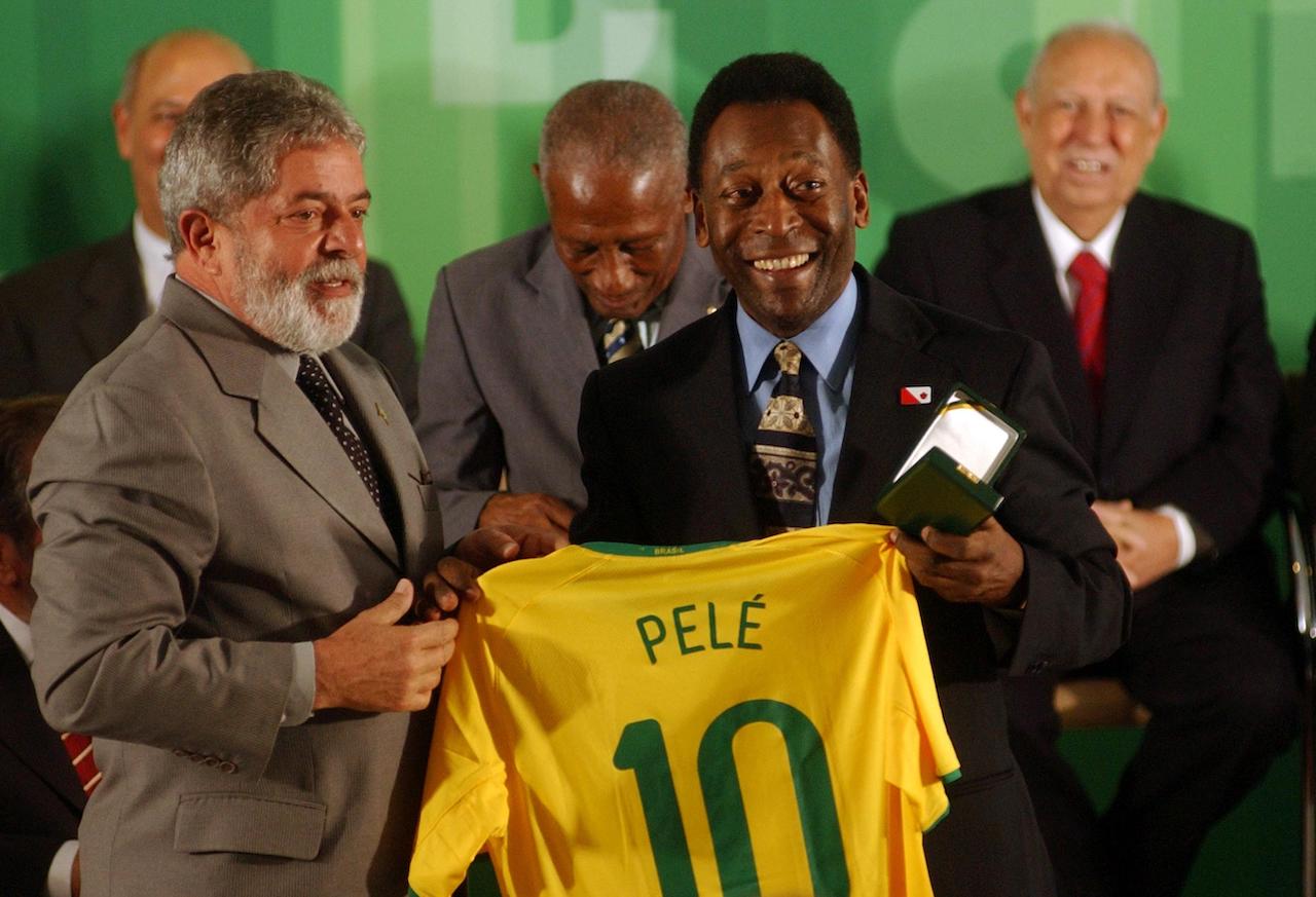 Pelé è morto: il calcio perde una delle sue stelle più luminose thumbnail