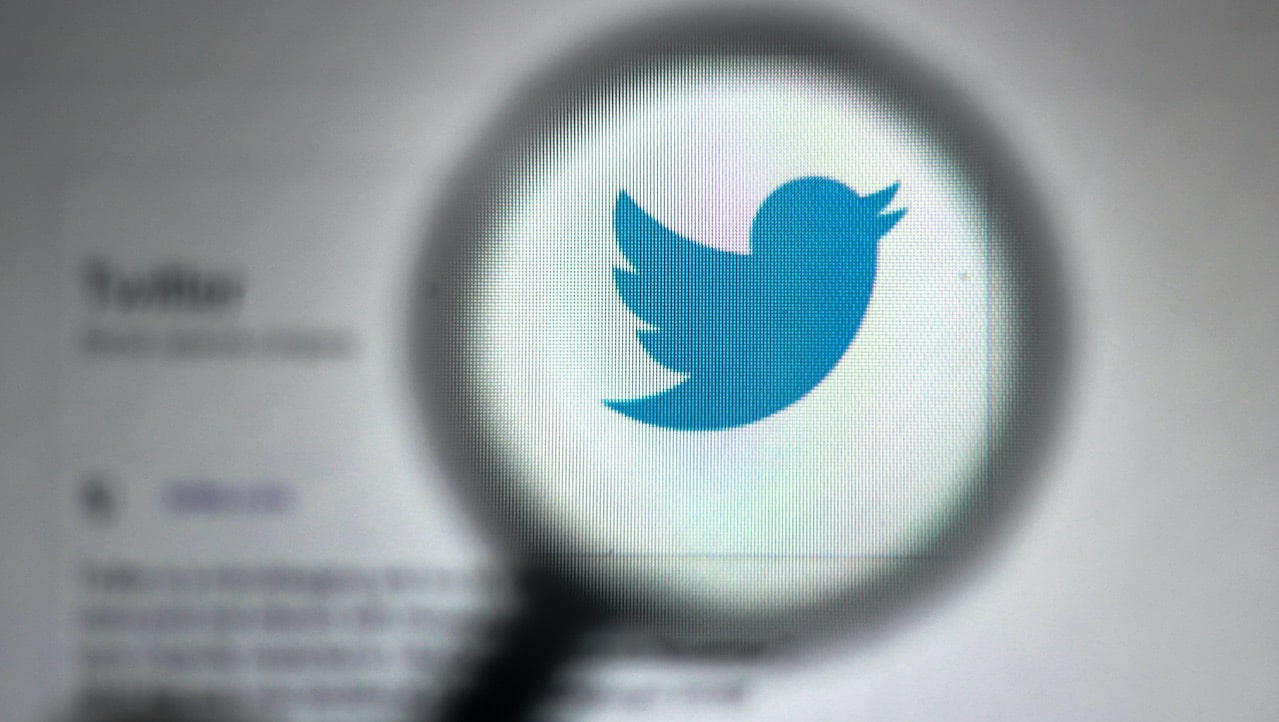 Attacco hacker a Twitter, a rischio i dati di 400 milioni di utenti thumbnail
