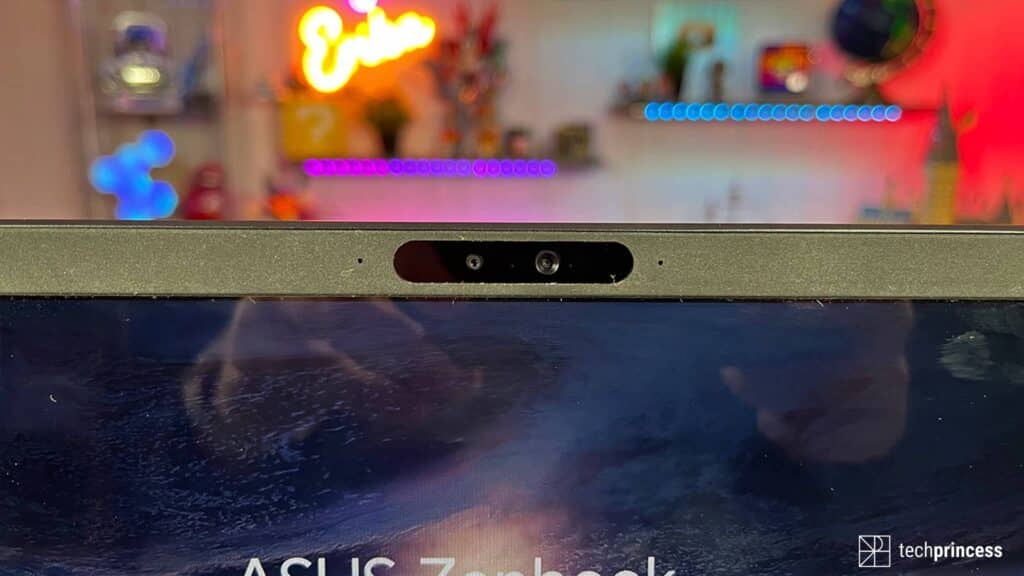 Asus Zenbook 17 Fold OLED webcam