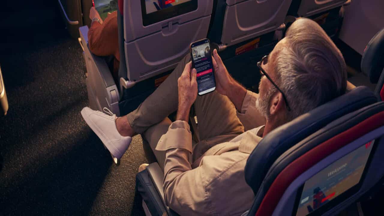 Wi-Fi gratuito a bordo dell'aereo: la compagnia Delta è la prima a introdurlo thumbnail