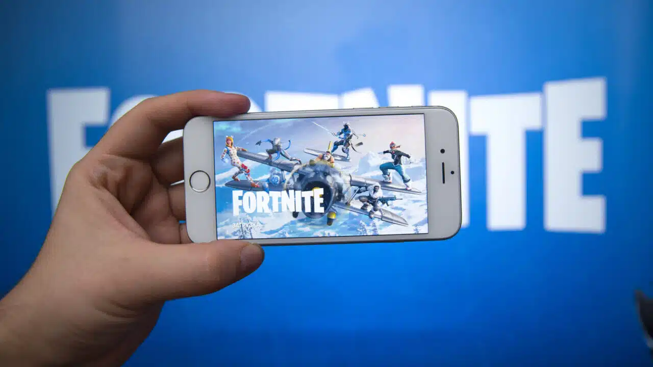 Fortnite tornerà su iOS nel 2023: lo afferma il CEO di Epic Games thumbnail