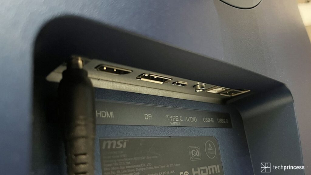 MSI Modern MD272QP Ultramarine recensione connettori