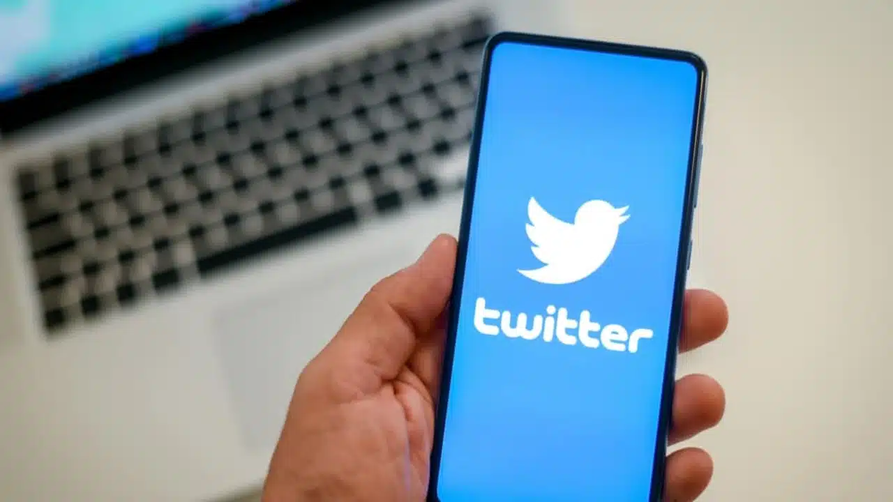 Twitter toglie la verifica di sicurezza tramite SMS a chi non paga thumbnail