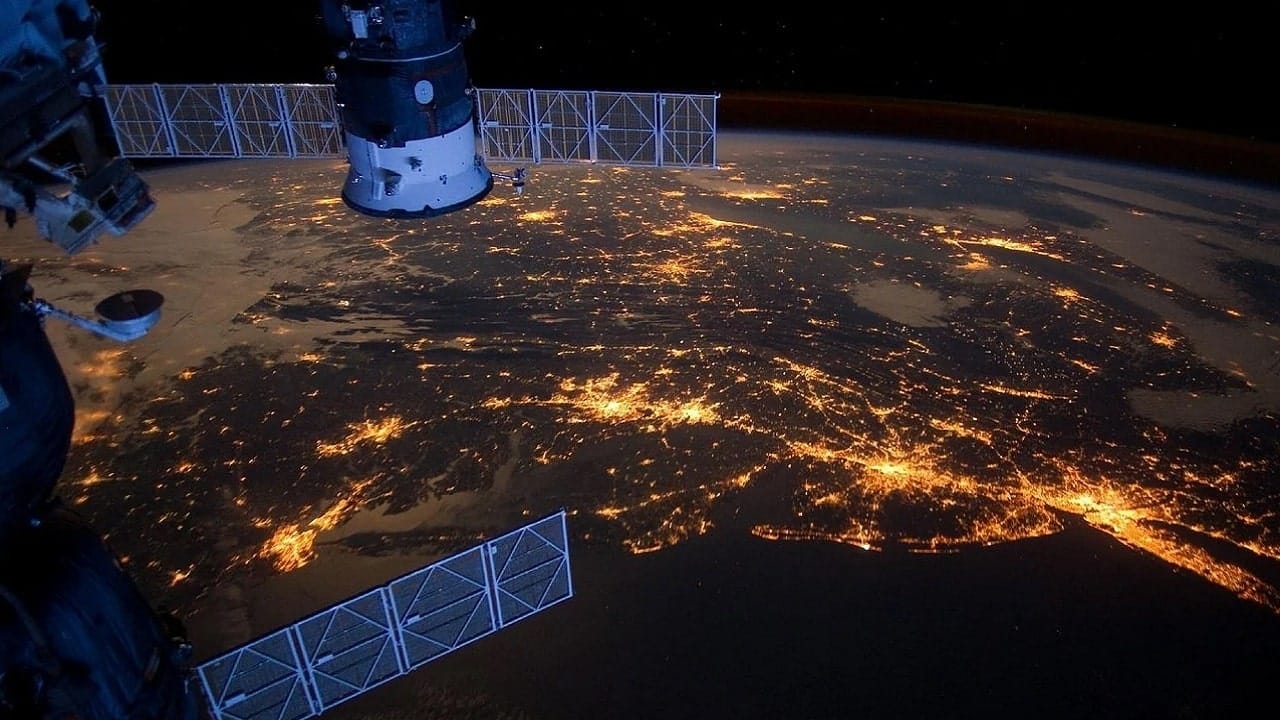 La Cina sfida Starlink, lancia 13 mila satelliti thumbnail