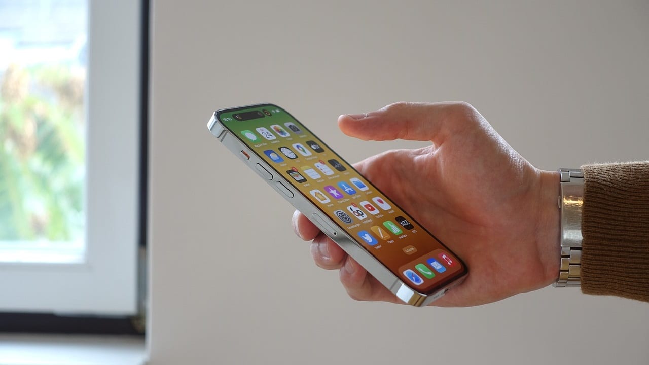iPhone 15 Pro, novità sul design del prossimo device Apple thumbnail