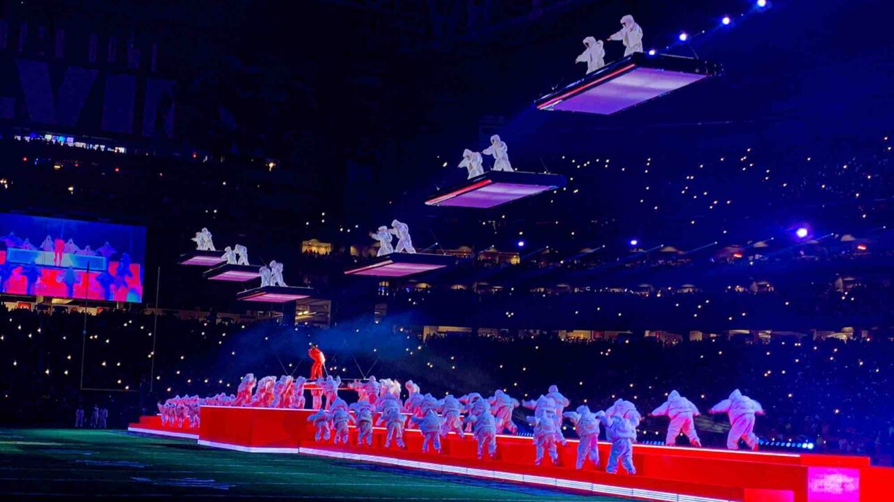 L'Halftime Show di Rihanna al Super Bowl è il secondo più visto di sempre thumbnail