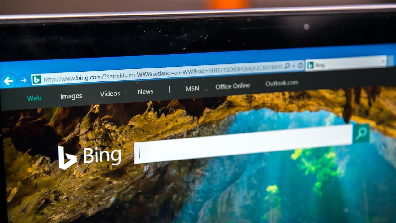 Con ChatGPT, Bing compete (per davvero) con Google thumbnail