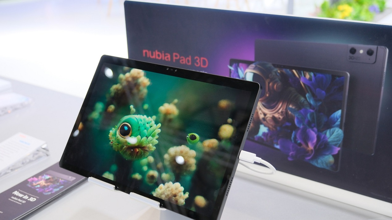 ZTE presenta Nubia 3D Pad, il primo tablet 3D che non richiede l'uso di occhiali thumbnail