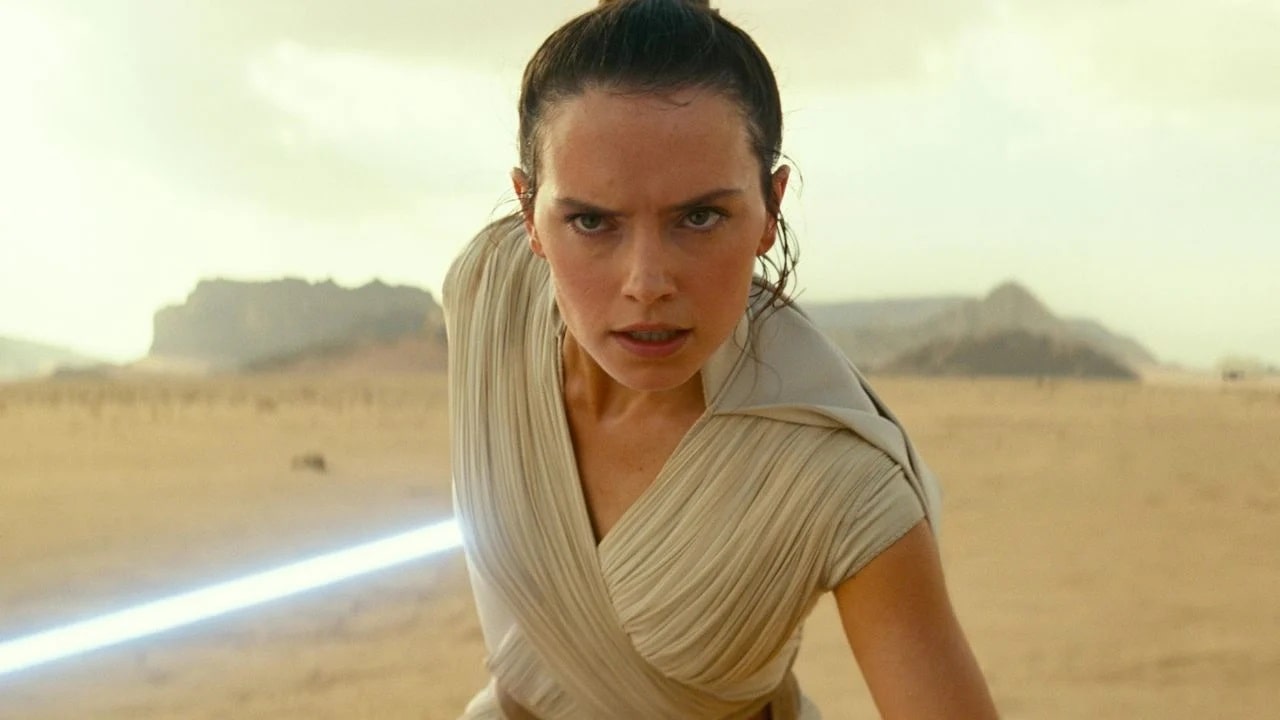 Daisy Ridley torna nei panni di Rey in un nuovo film di Star Wars thumbnail