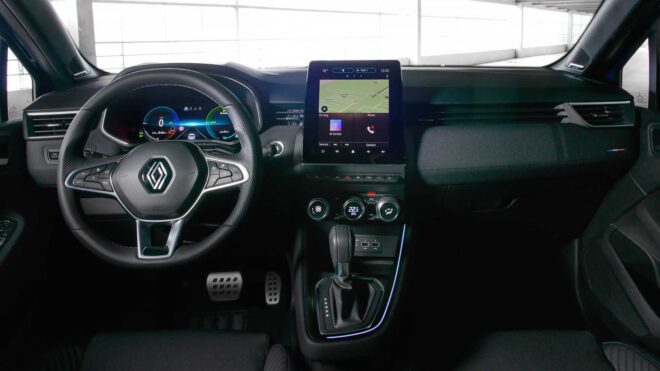 La Renault Clio si rifà il look e ci porta nel futuro, fonte ufficio stampa
