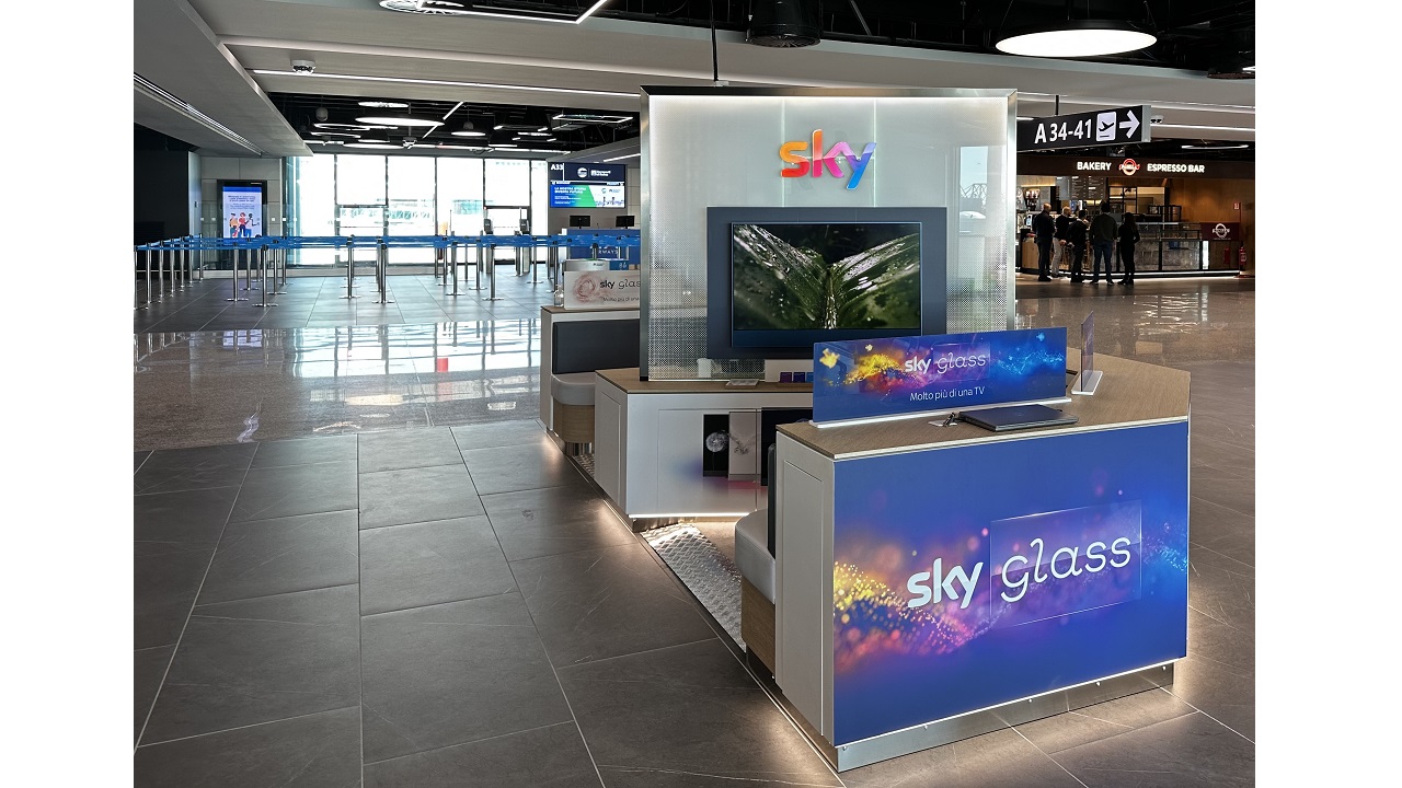 Sky, nuovo negozio inaugurato all'aeroporto di Fiumicino thumbnail