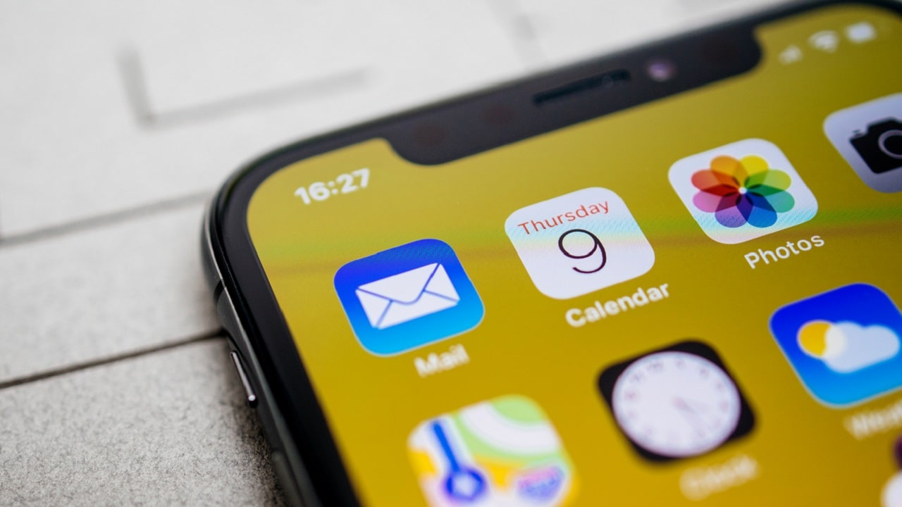 Pericolo spyware per iPhone, ma Apple rilascia l'aggiornamento d'urgenza thumbnail
