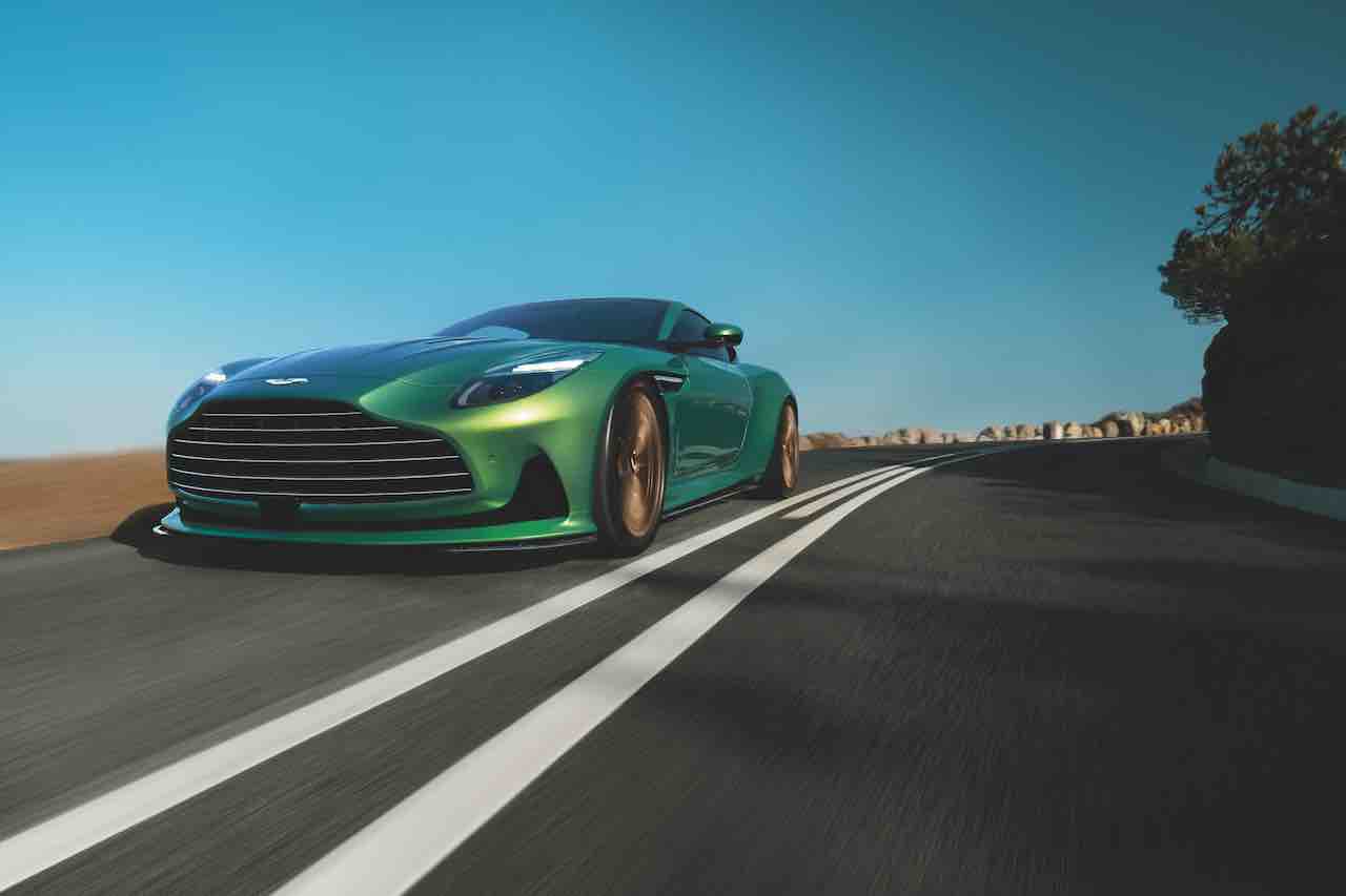 Aston Martin, Bowers & Wilkins è il nuovo partner audio ufficiale thumbnail