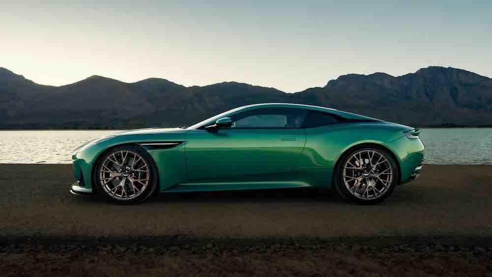 Aston Martin DB12, arriva la super granturismo dal V8 da 680 CV, fonte ufficio stampa1