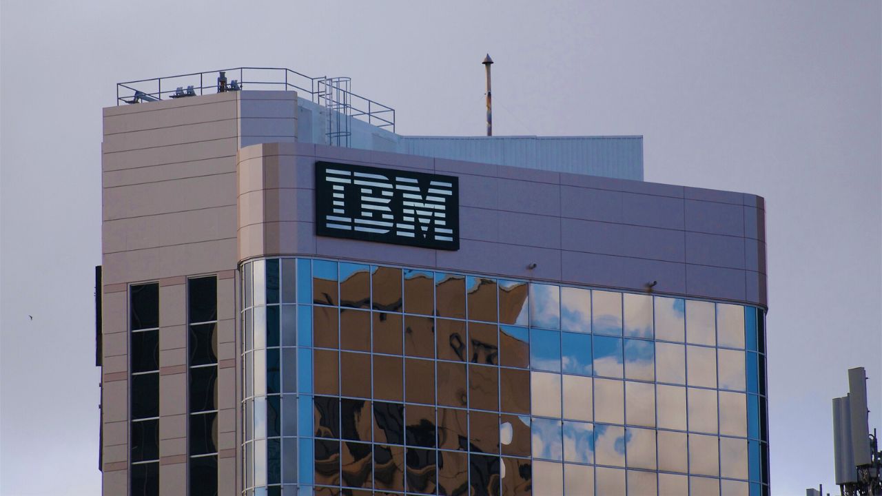 Il 30% dei dipendenti IBM sarà sostituito dall'AI nei prossimi 5 anni thumbnail