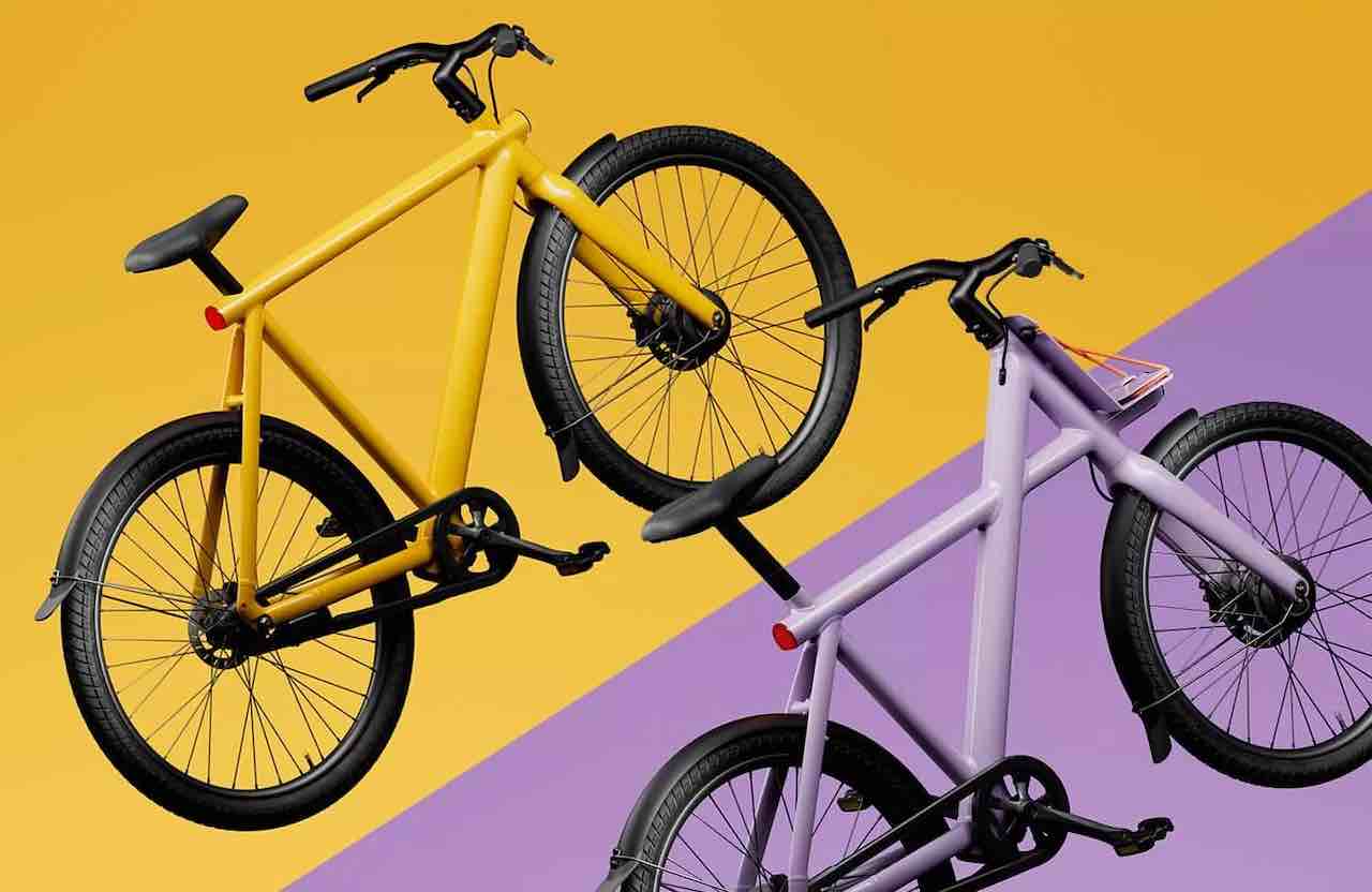 VanMoof lancia due nuove bici S4 e X4: minimal e coloratissime thumbnail
