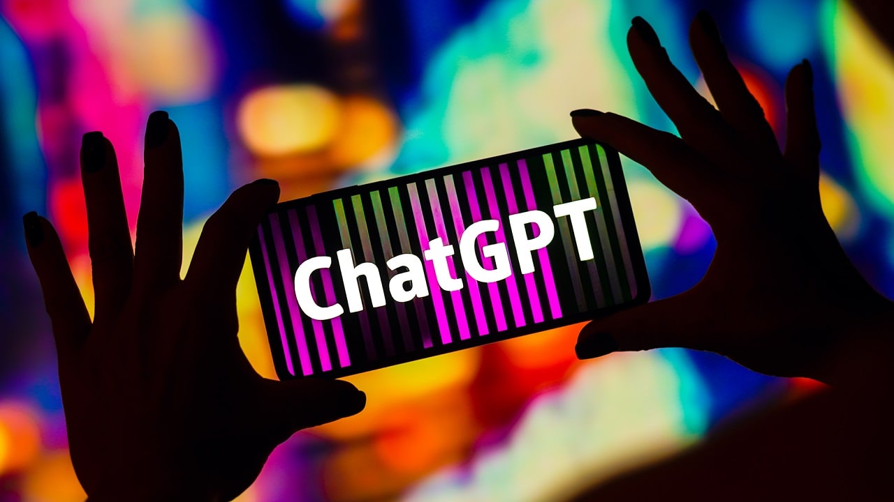 ChatGPT si aggiorna su iOS e iPadOS - arriva l'integrazione con Siri thumbnail