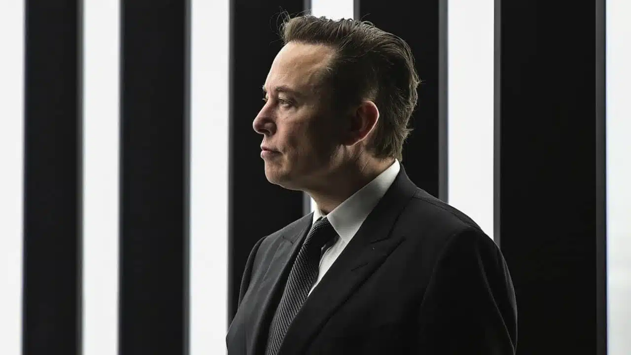 Elon Musk dice che l'app video di Twitter "sta arrivando" sulle smart TV thumbnail