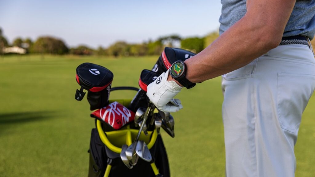 garmin approach s70 golf smartwatch golfwatch min