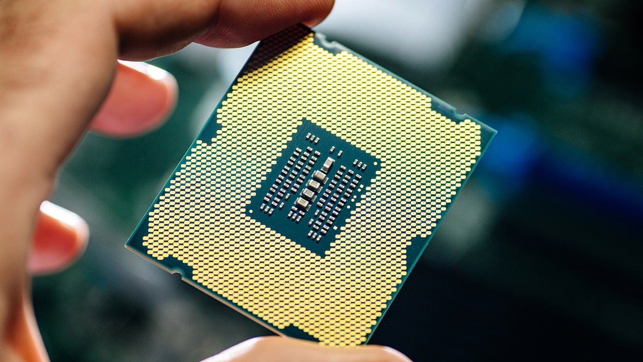 Microsoft starebbe aiutando AMD con i chip per l'AI thumbnail