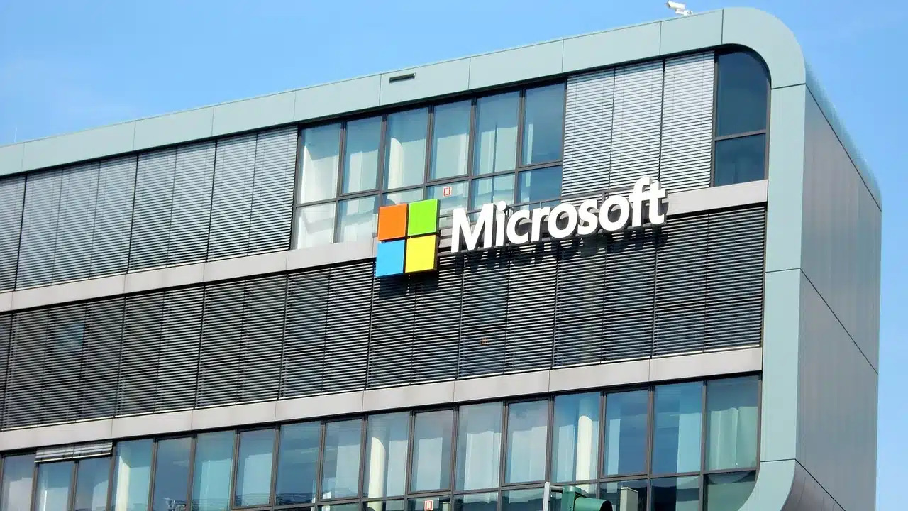 Microsoft: multa di 20 milioni di dollari per la raccolta di dati dei minori thumbnail