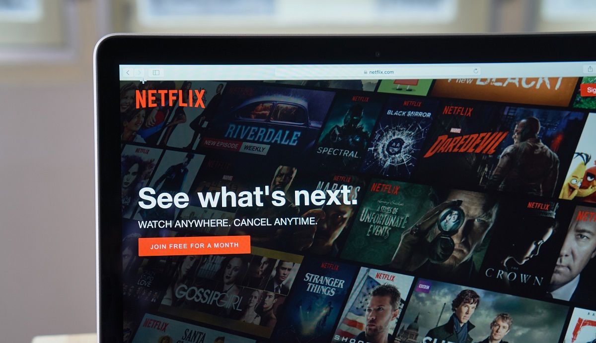 Netflix blocca la condivisione ed è subito record di nuovi abbonati thumbnail