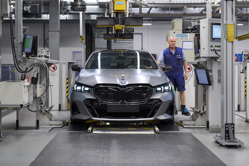 BMW Serie 5 e BMW i5, al via alla produzione nello stabilimento BMW Group di Dingolfing, fonte ufficio stampa