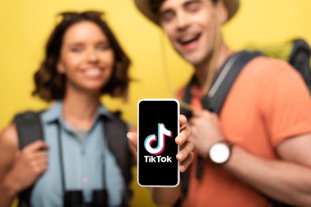 TikTok e l'automotive, il successo di una community di brand, tra creator e consumatori, fonte DepositPhotos