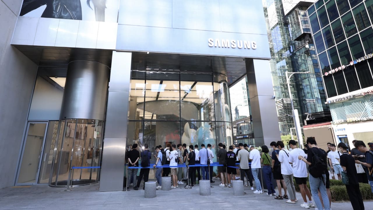 Samsung lancia i nuovi Galaxy Z Flip5, Galaxy Z Fold5, Galaxy Watch6 e Galaxy Tab S9  thumbnail