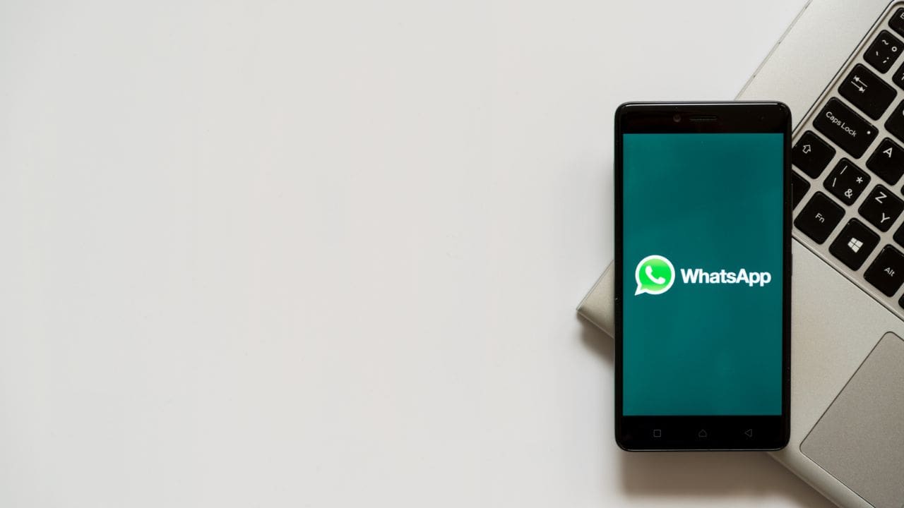 WhatsApp sta per lanciare voice chat, dei canali vocali in stile Discord thumbnail