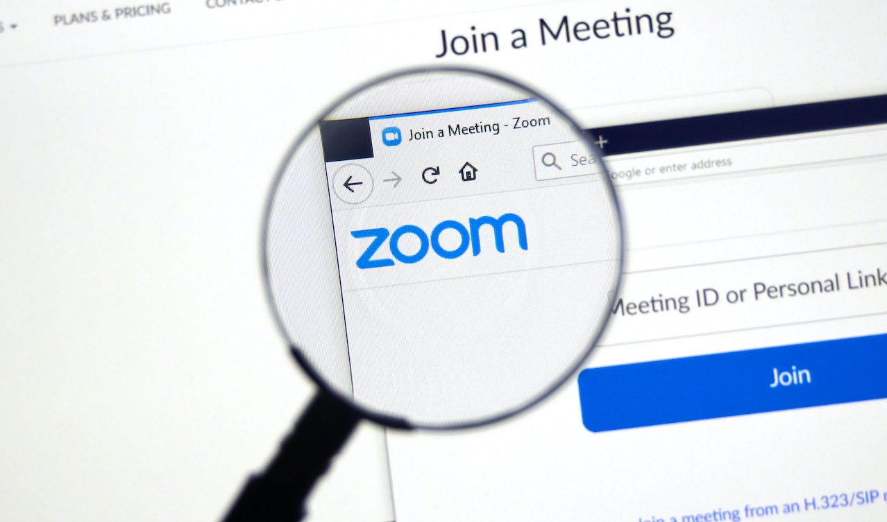 Zoom limita lo smart working dei suoi dipendenti: è (già) la fine di un’epoca? thumbnail