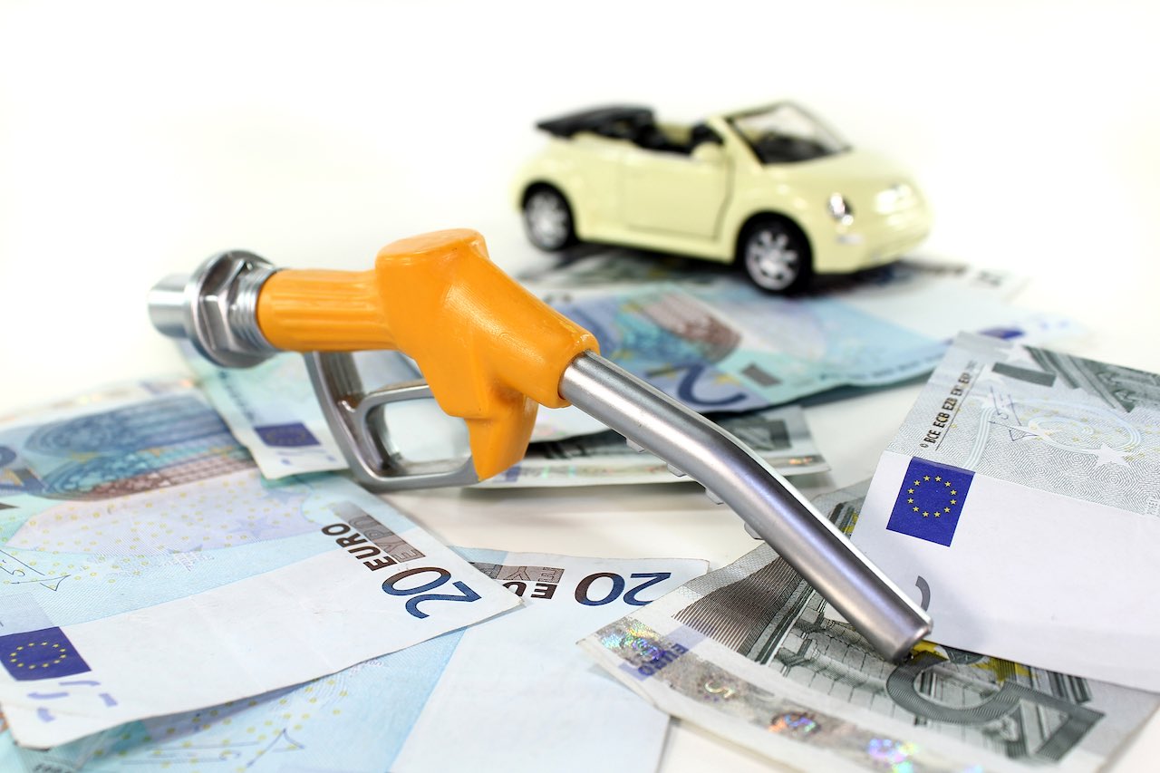 Bonus benzina: arriveranno 80 euro sulla social card "Dedicata a te" thumbnail
